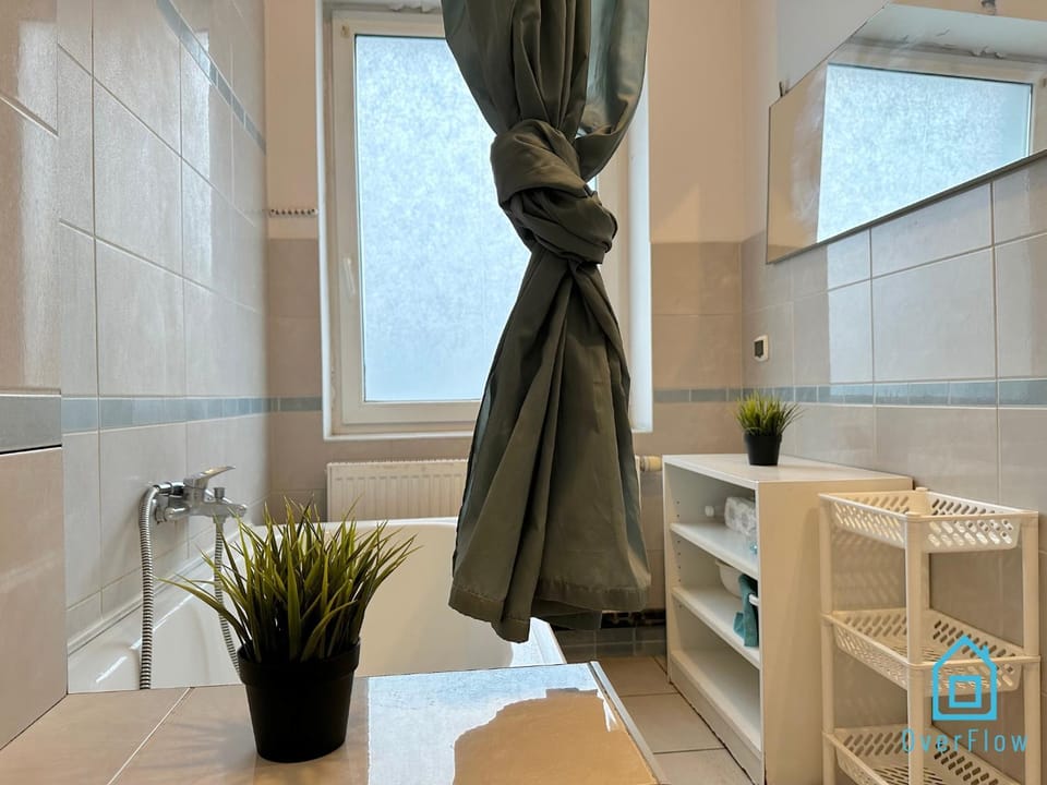 Swan Room -15 Minutes to Gdańsk Old Town & Seaside Vacation rental in Gdansk