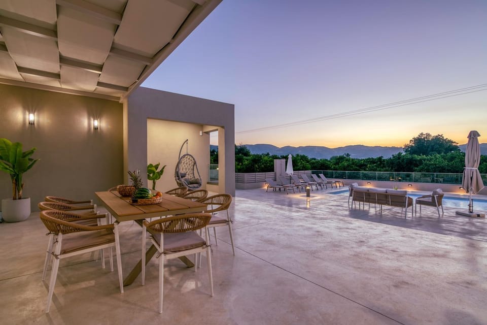 Patio, Balcony/Terrace, Seating area, Swimming pool