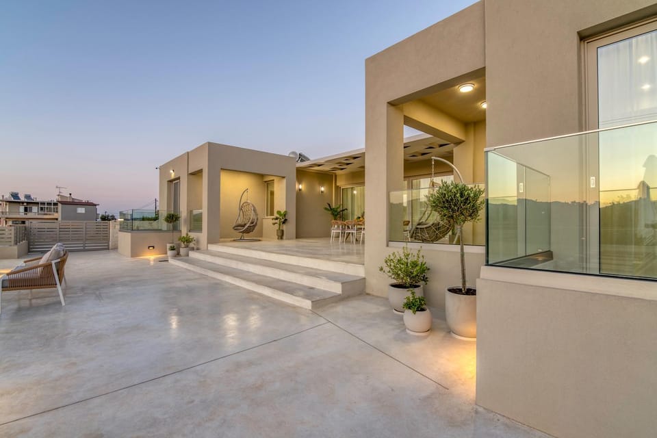 Property building, Balcony/Terrace