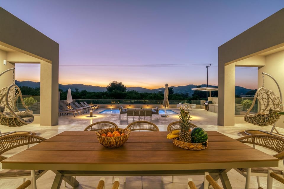 Balcony/Terrace, Seating area, Dining area, Mountain view, Pool view, Swimming pool