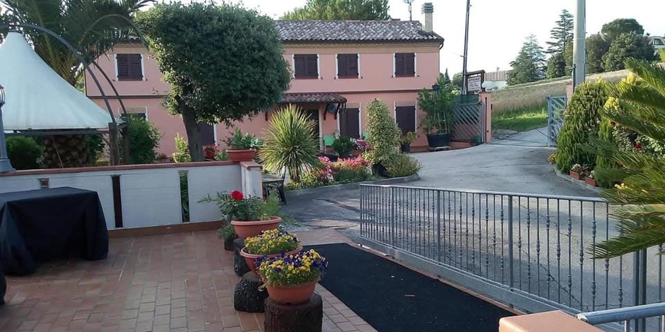 Affittacamere Flli Rossi Bed and Breakfast in Marche