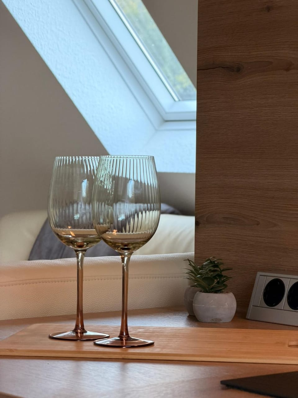 Living room, Food and drinks, Seating area