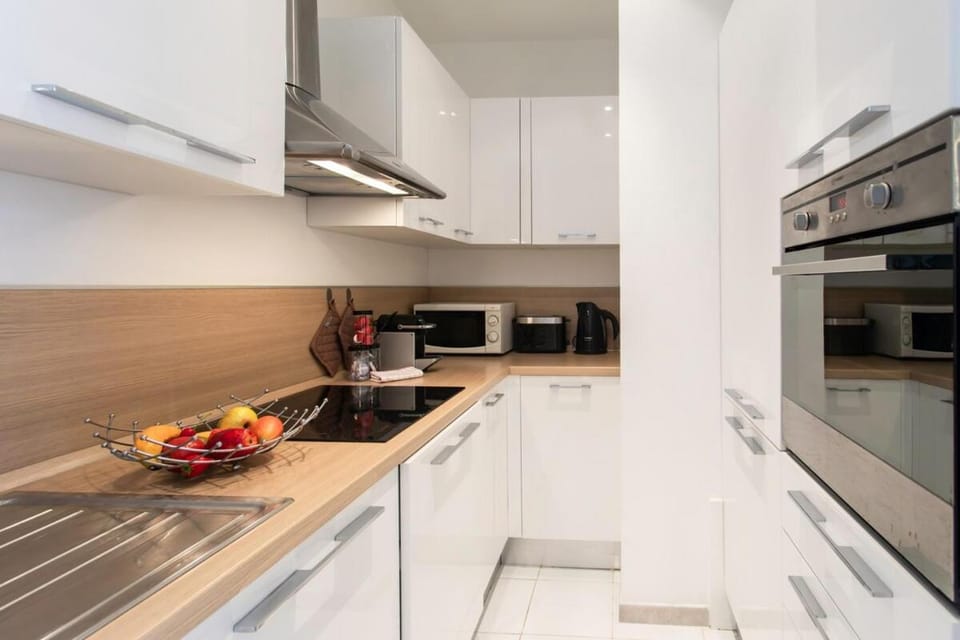 #56 Staywizus - 2P Massena Central close promenade, Old Town, AC Apartment in Nice