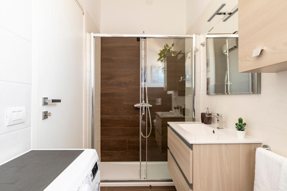 Shower, Bathroom, washing machine