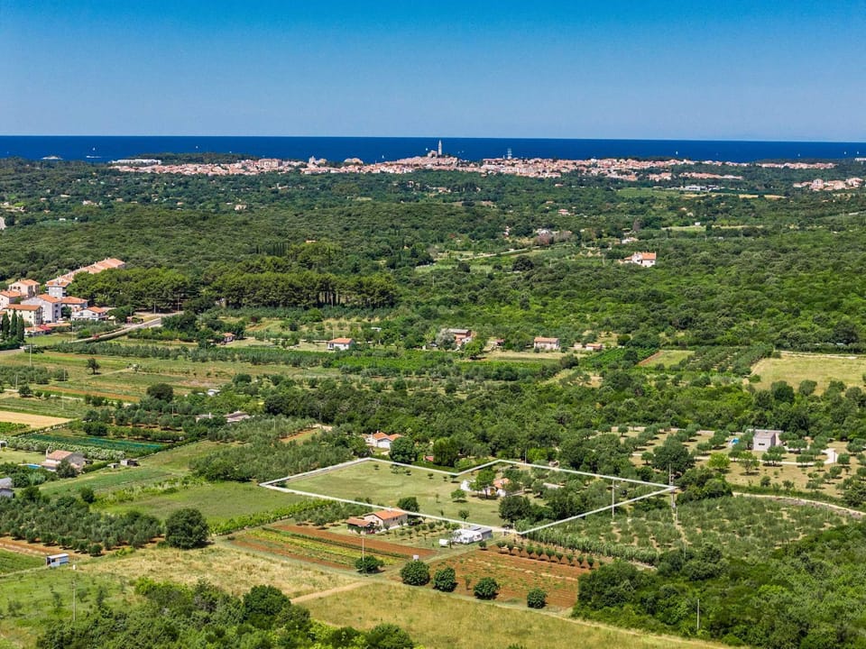Nearby landmark, Day, Natural landscape, Bird's eye view, City view, Sea view