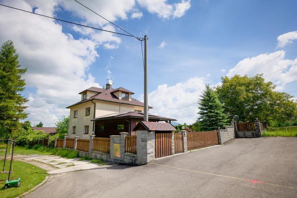 Property building, Street view