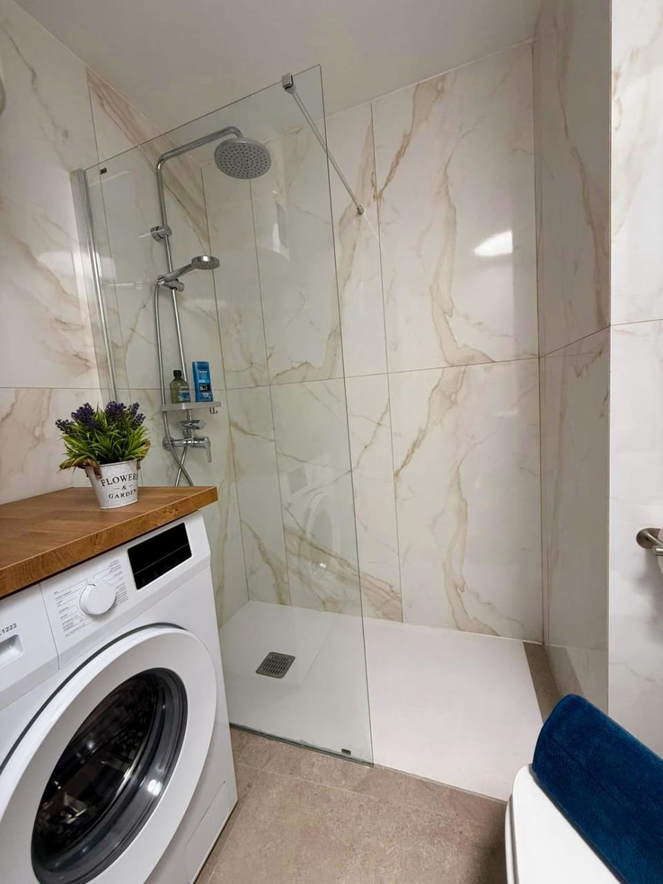 Shower, washing machine