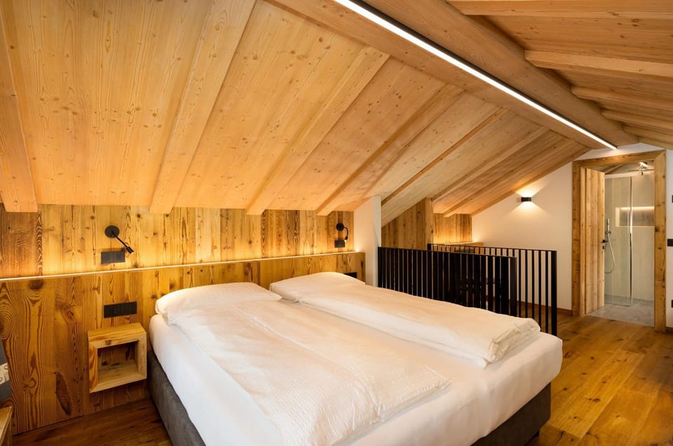 Bed, Photo of the whole room