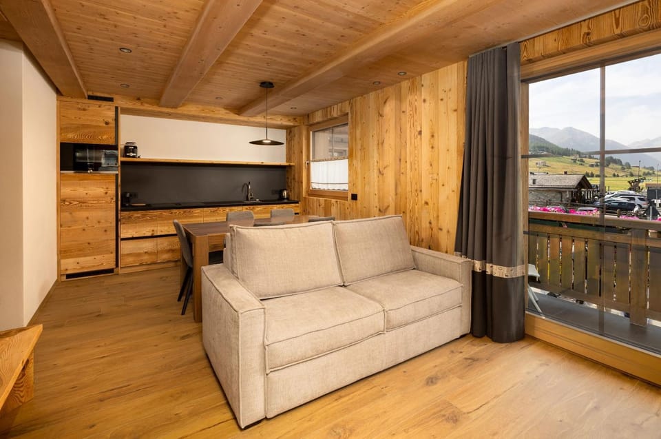 Balcony/Terrace, Kitchen or kitchenette, Living room, Dining area, dishwasher