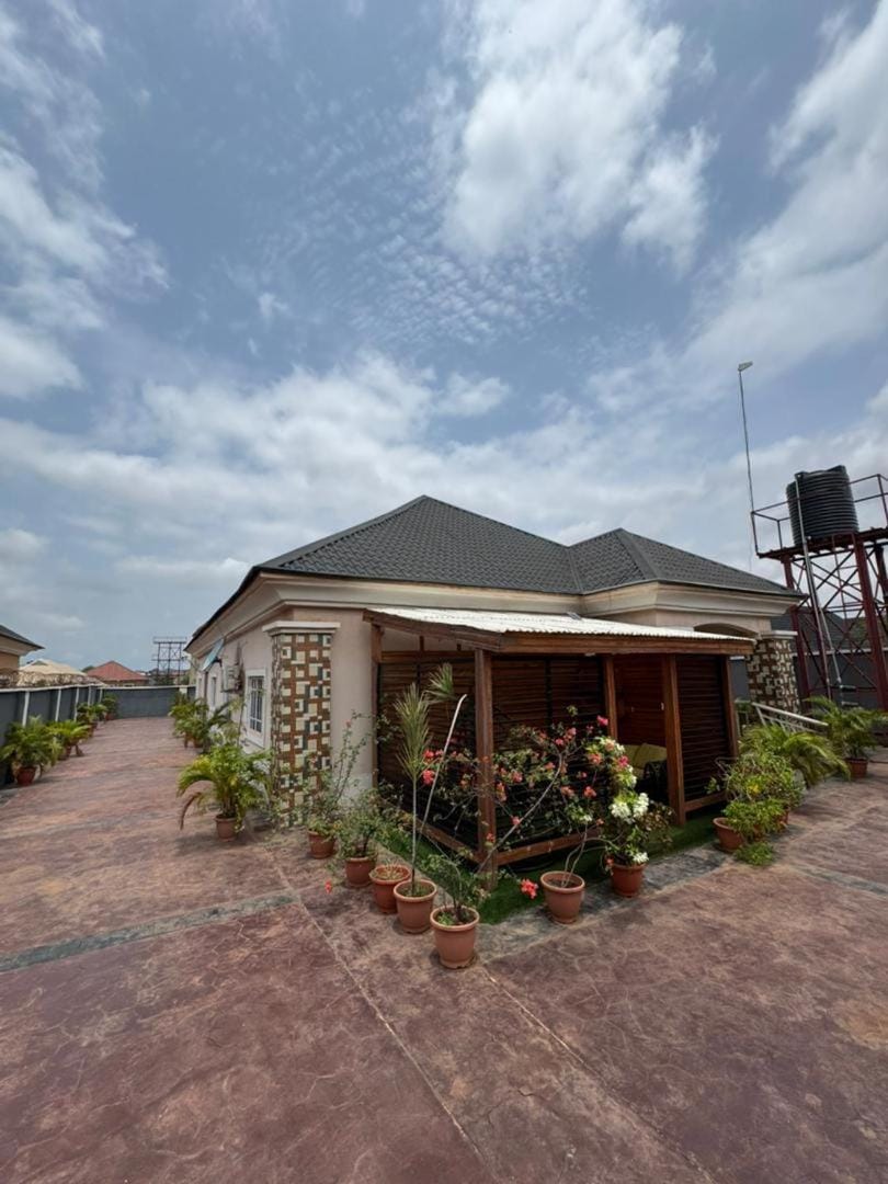 Executive 4 Bedroom Bungalow at New Haven Extension, Enugu Apartment in Nigeria