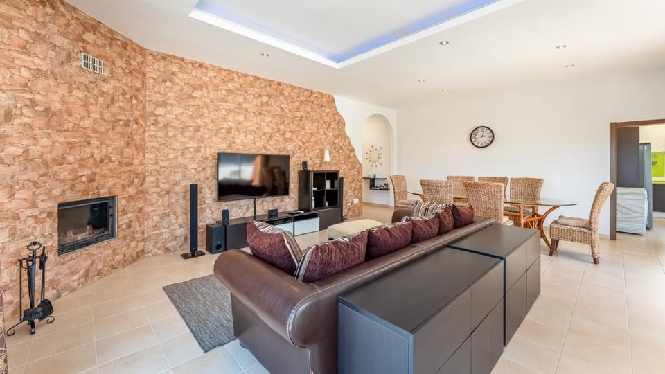 Communal lounge/ TV room, Living room