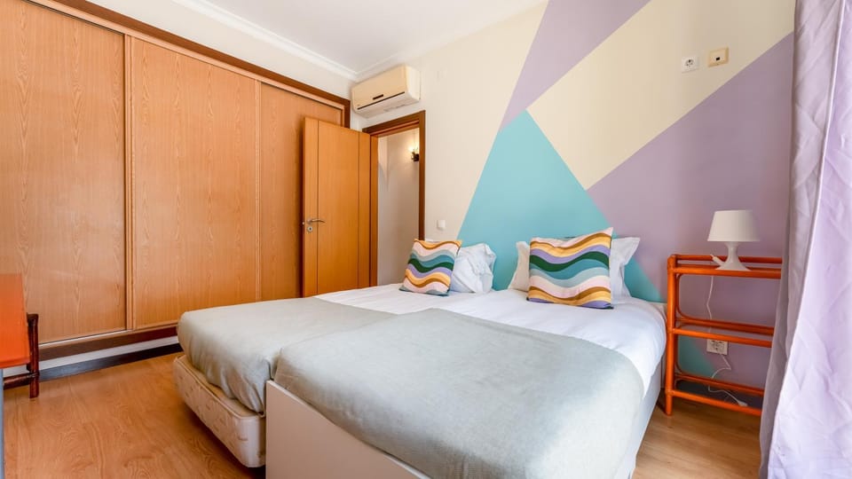 Bedroom, air conditioner