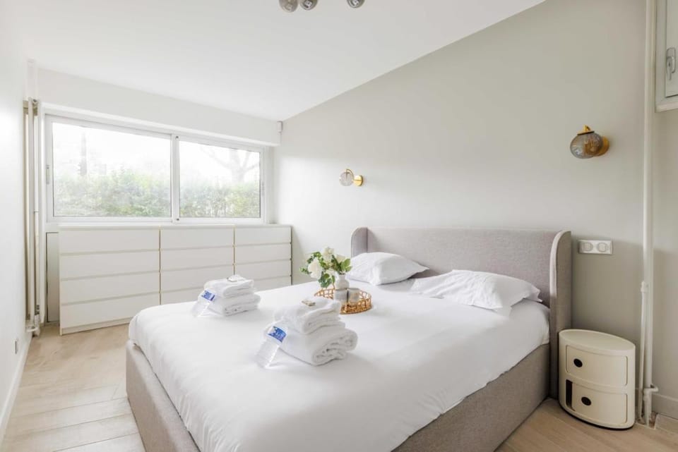 A haven of peace in Neuilly sur Seine Apartment in Courbevoie