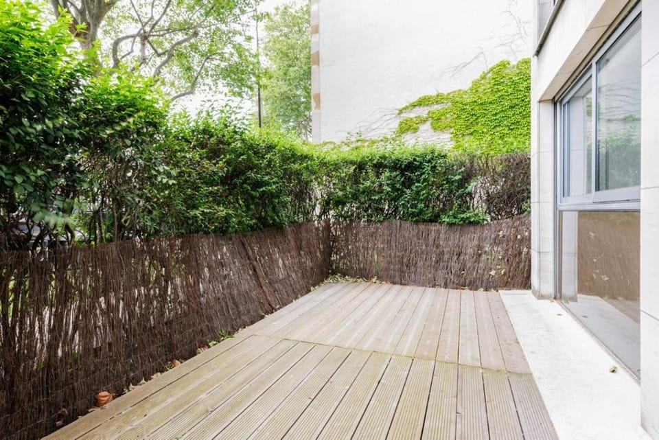 A haven of peace in Neuilly sur Seine Apartment in Courbevoie