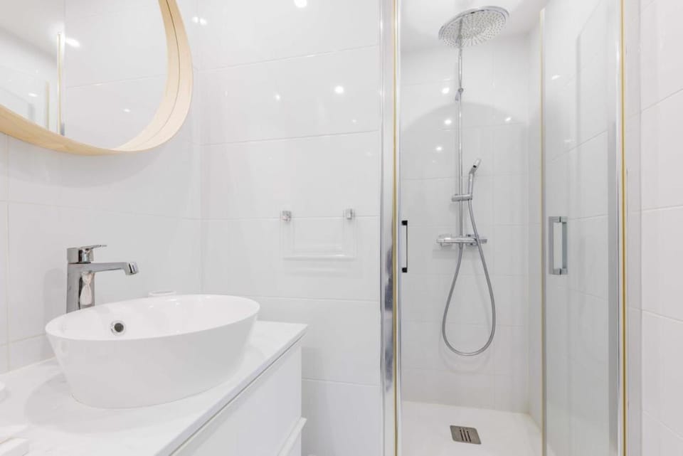 A haven of peace in Neuilly sur Seine Apartment in Courbevoie