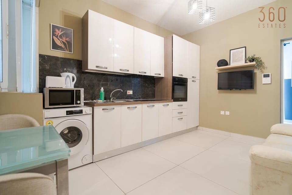 Kitchen or kitchenette, Living room, Seating area, dishwasher, minibar, pet friendly, stove, washing machine, dryer