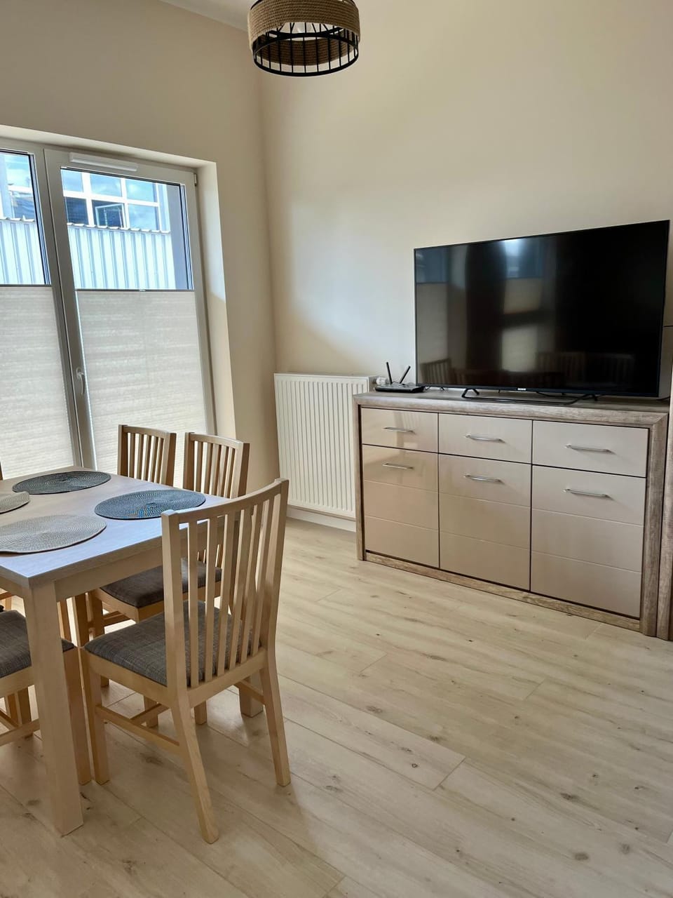 TV and multimedia, Dining area