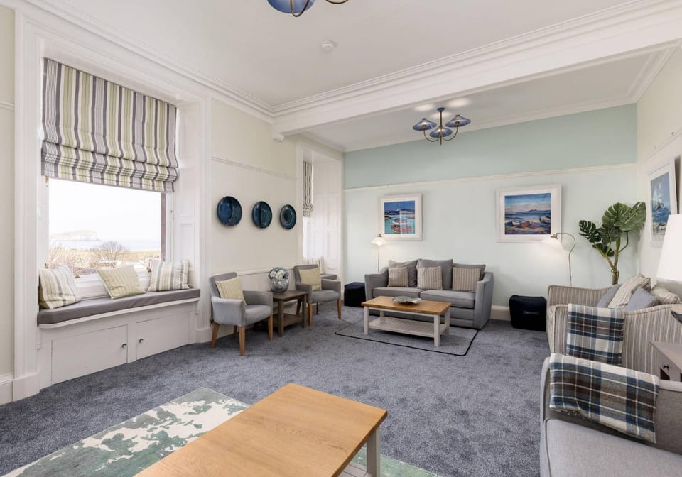 TV and multimedia, Living room, Seating area, Sea view