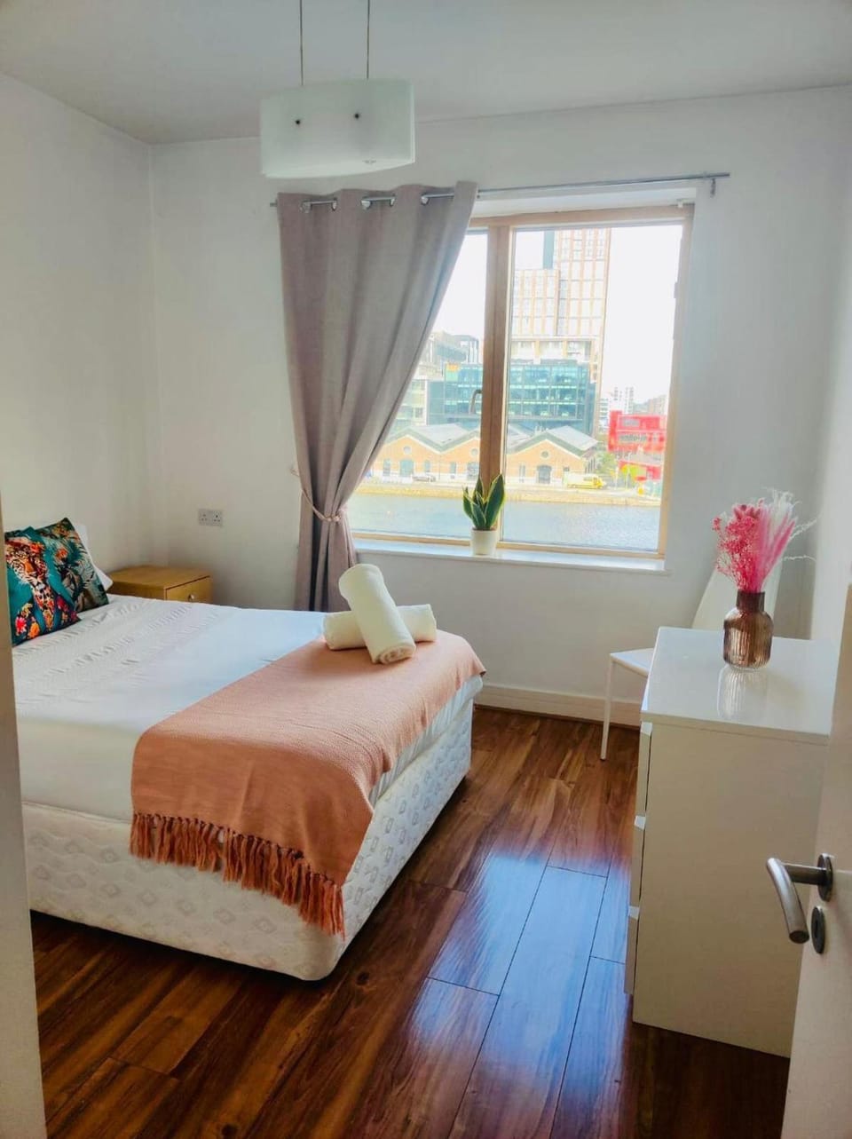 Waterfront Views 2 Beds 2 Baths Apartment in Dublin