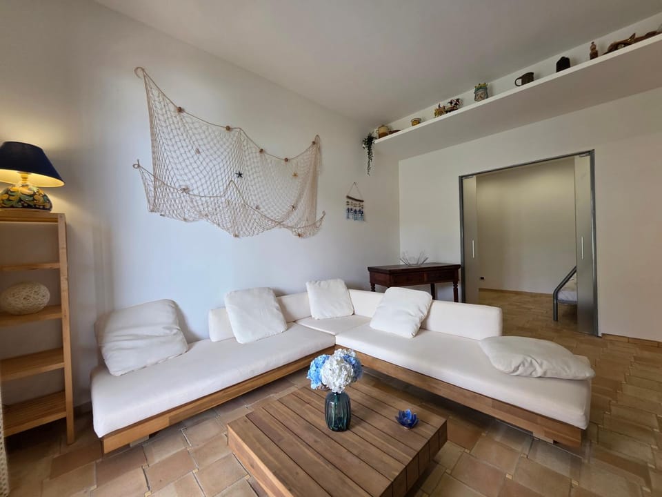Lounge or bar, Area and facilities