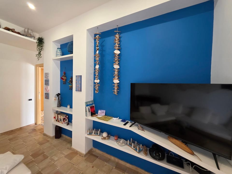 TV and multimedia, Lounge or bar
