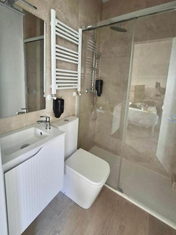 Villa Olas y Llamas. Ciudad, mar y naturaleza. Country House in Santander