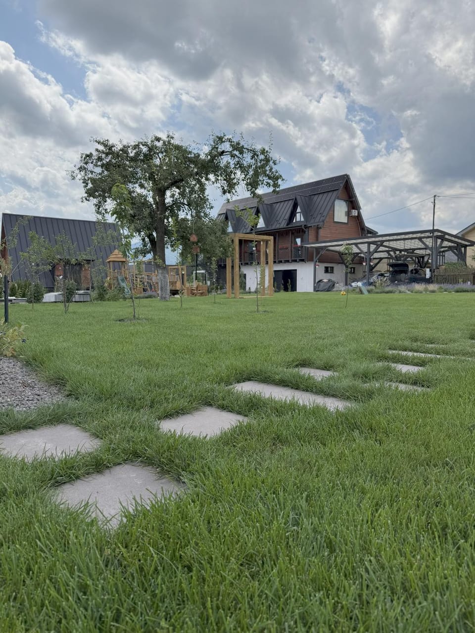 Property building, Spring, Natural landscape, Garden, Garden view