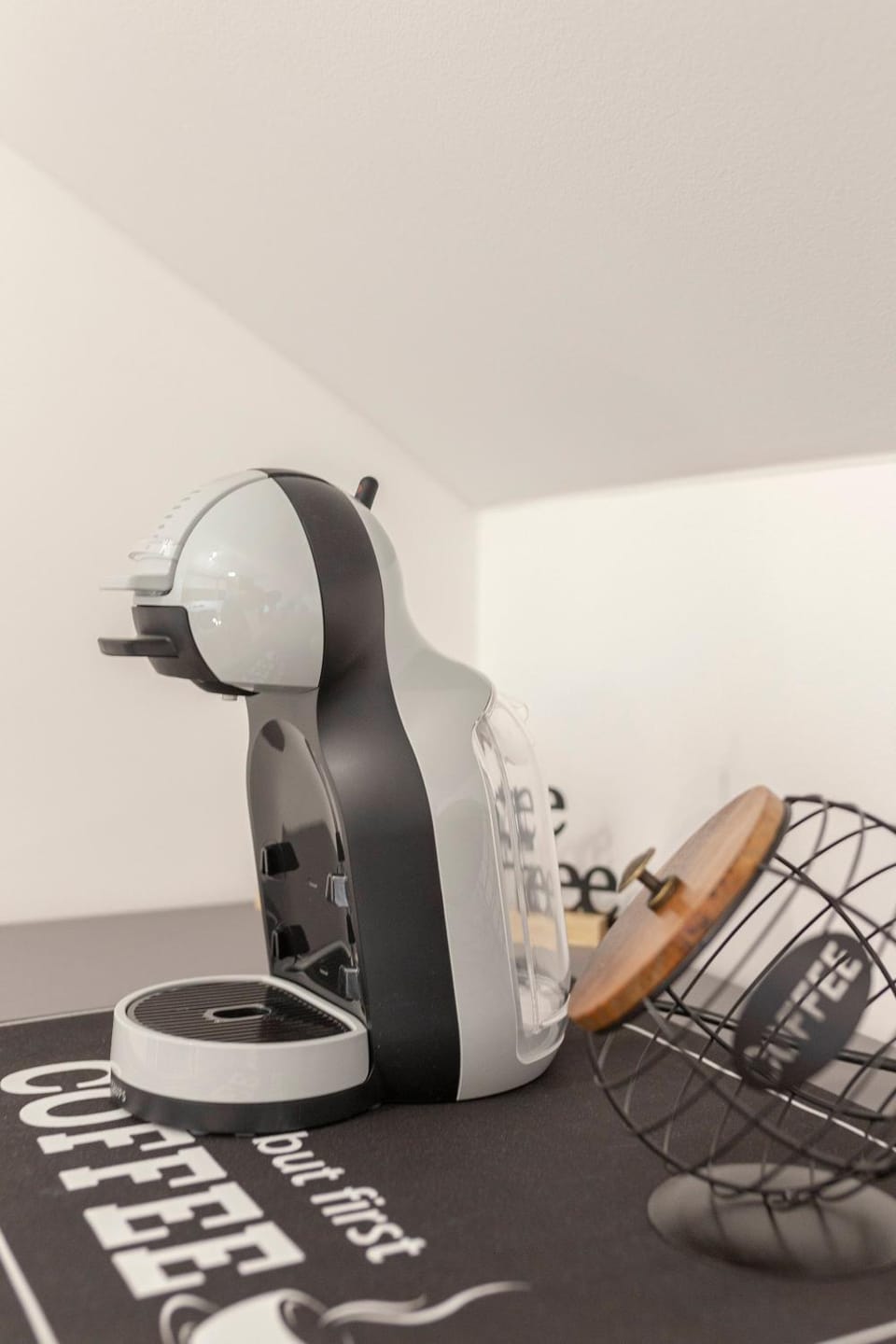 Kitchen or kitchenette, Decorative detail, heating, kitchen, air conditioner