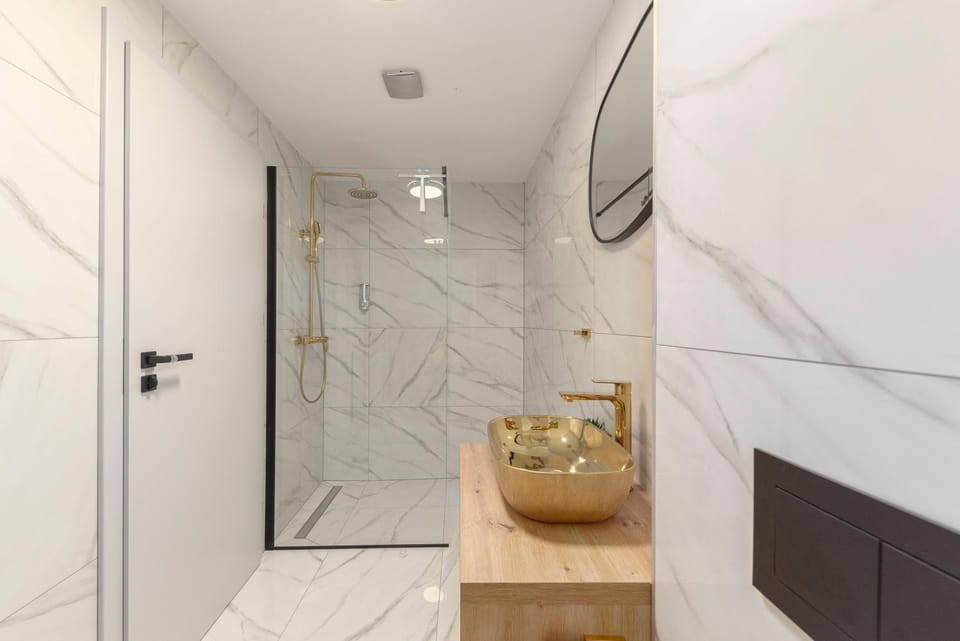 Shower, Toilet, Bathroom, Decorative detail, heating