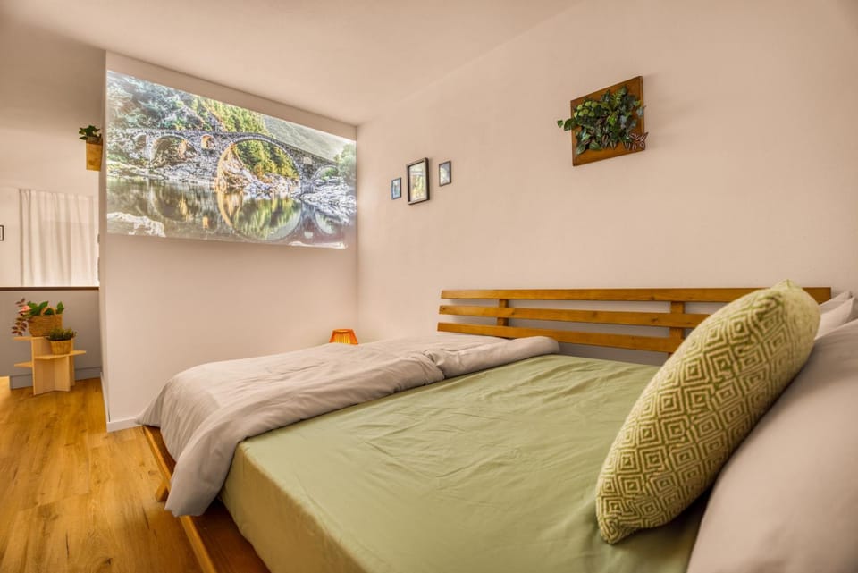 Bed, Living room