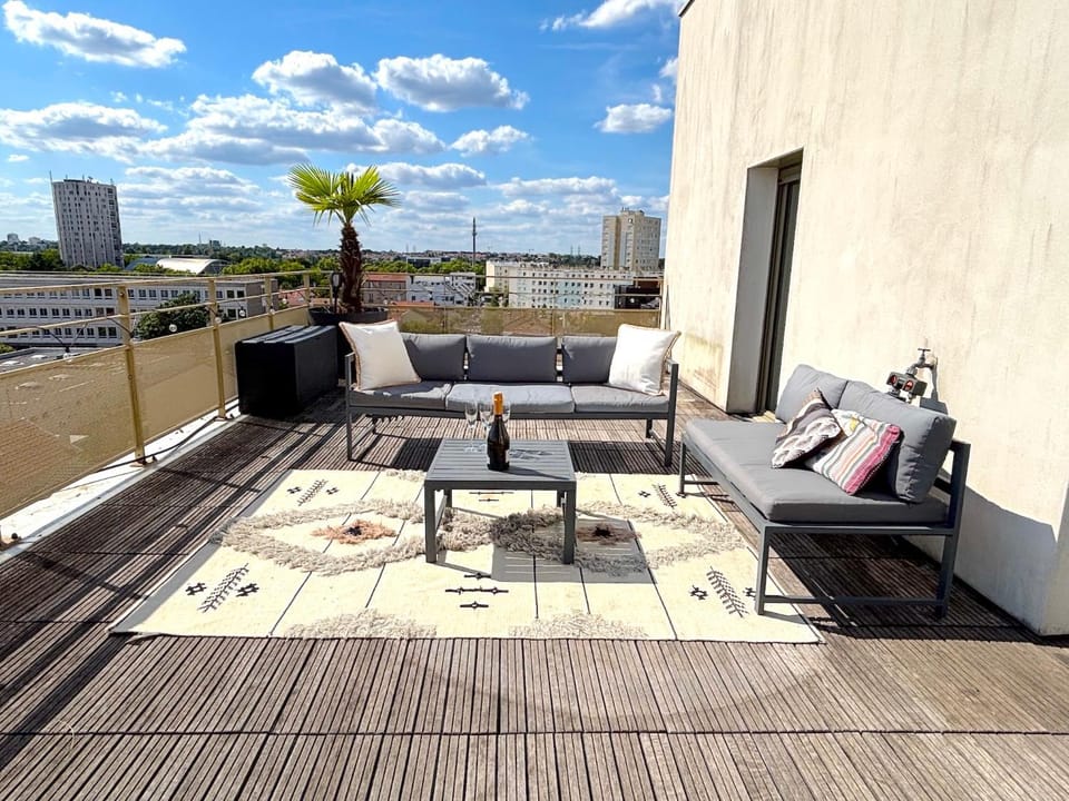 Property building, Patio, Day, View (from property/room), Balcony/Terrace, Living room, Seating area, Dining area