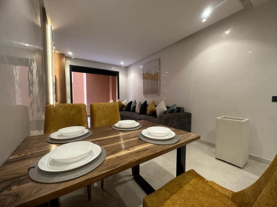 Living room, Dining area