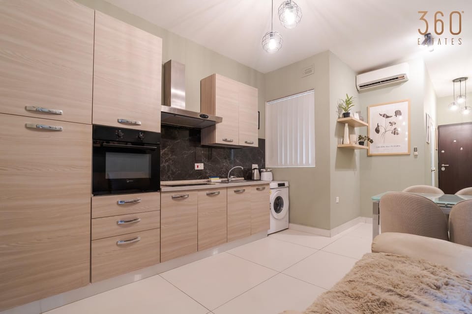Kitchen or kitchenette, Living room, Seating area, dishwasher, minibar, pet friendly, dryer, air conditioner