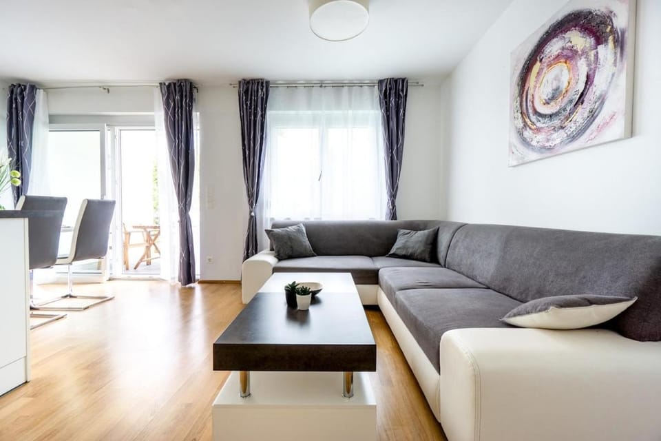 Apartment in a green location with Parking & Balcony, Walking distance to U1 Metro Apartment in Vienna