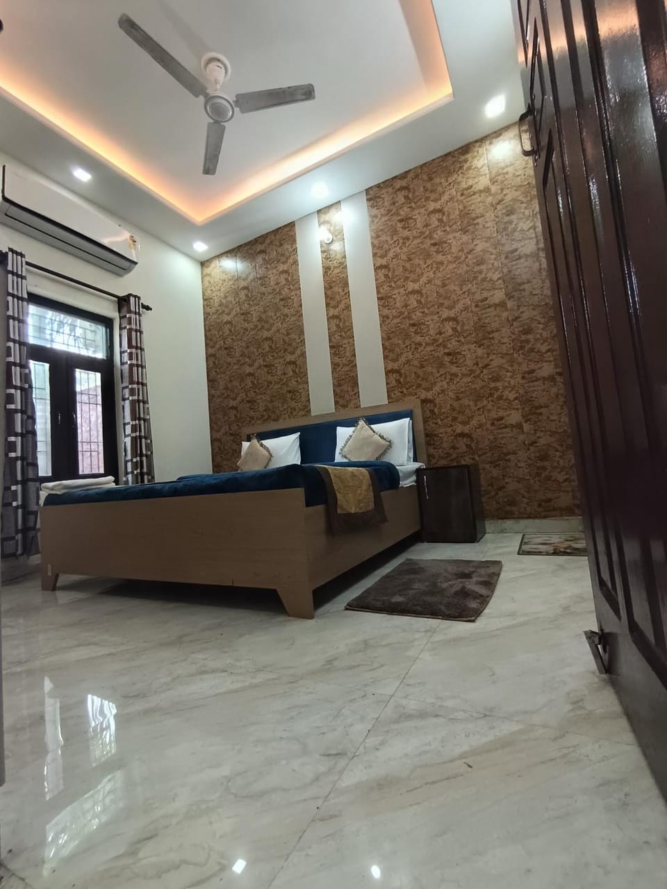 Bedroom, air conditioner