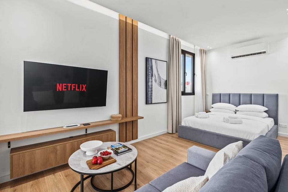 Bed, TV and multimedia, Evening entertainment, air conditioner