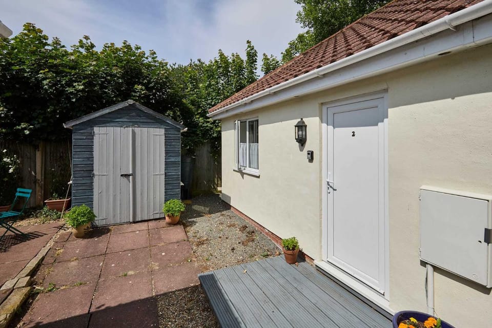 Property building, Garden
