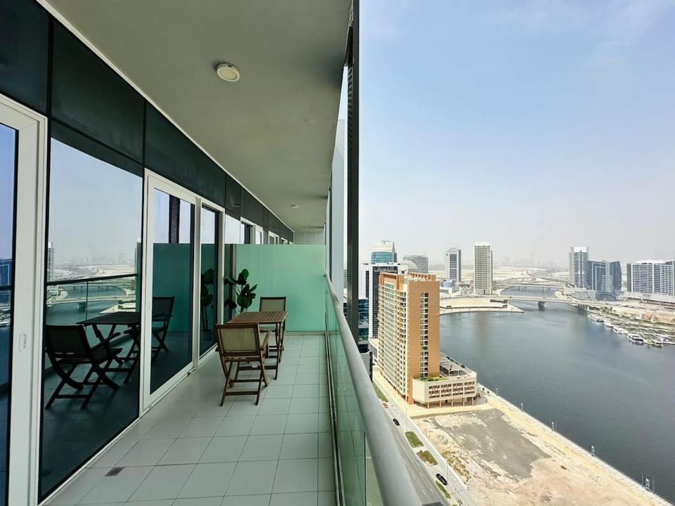 Elite & Classy Furnished and Exquisite Living Room Apartment in Dubai