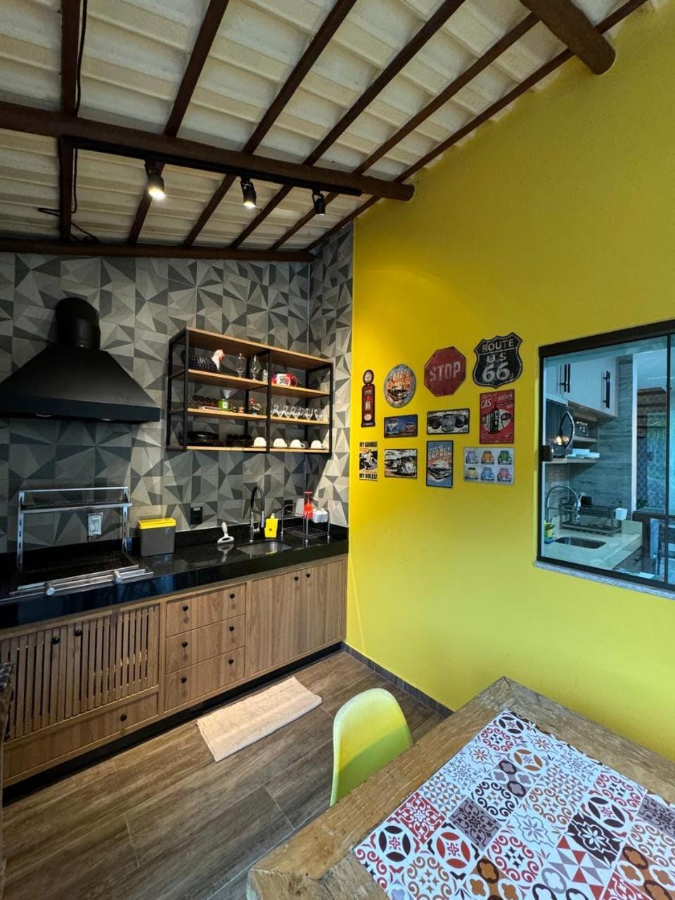 BBQ facilities, TV and multimedia, Shopping Area
