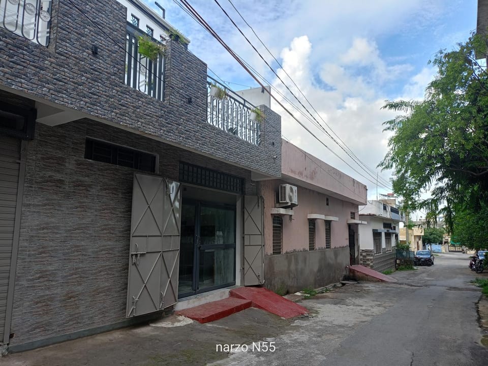 Property building, Facade/entrance, Neighbourhood, Street view
