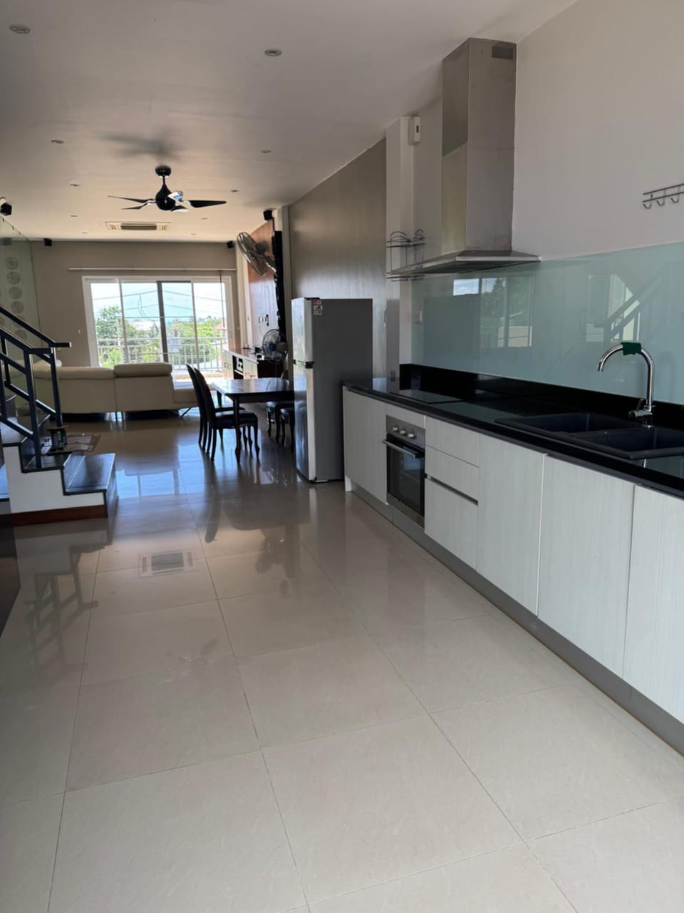 Dining area, kitchen