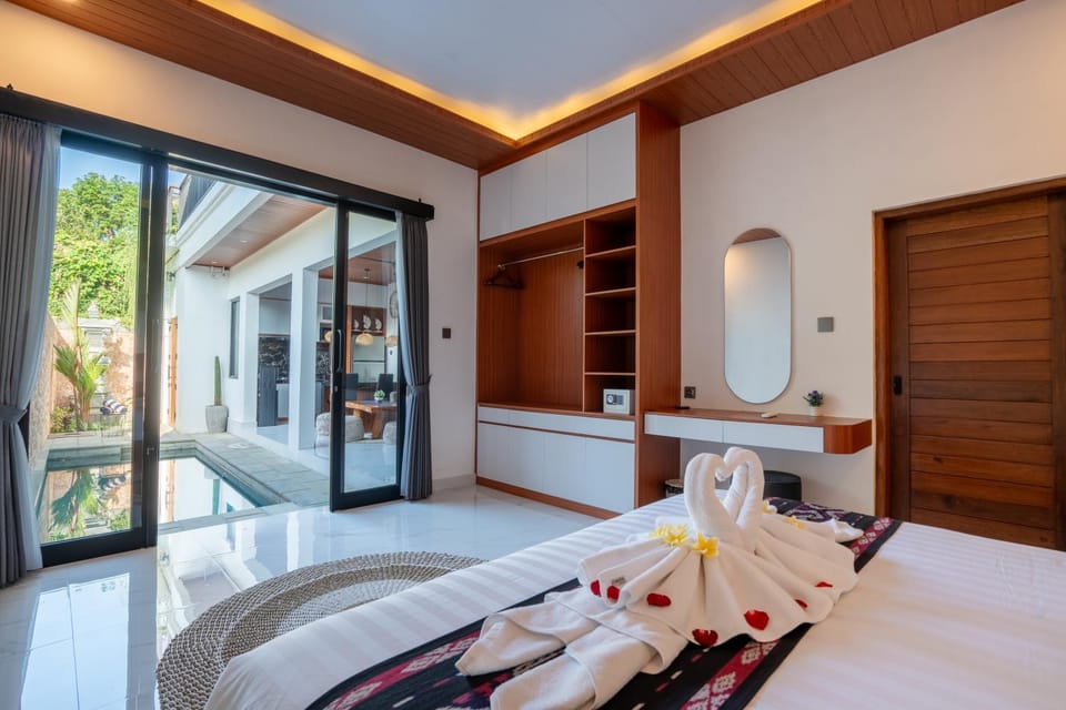 Bed, Photo of the whole room, Bedroom