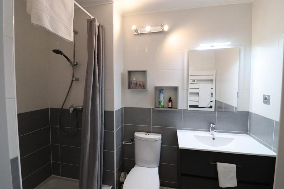 Appartement Belle étoile - Cure, ski & spa Apartment in Auvergne-Rhône-Alpes