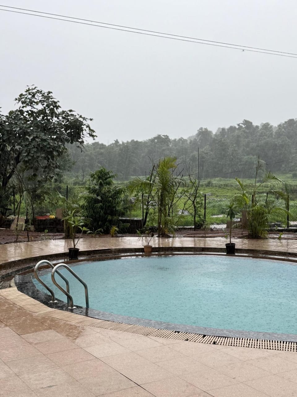 Pali Retreat Riverside Stay with Pool House in Maharashtra