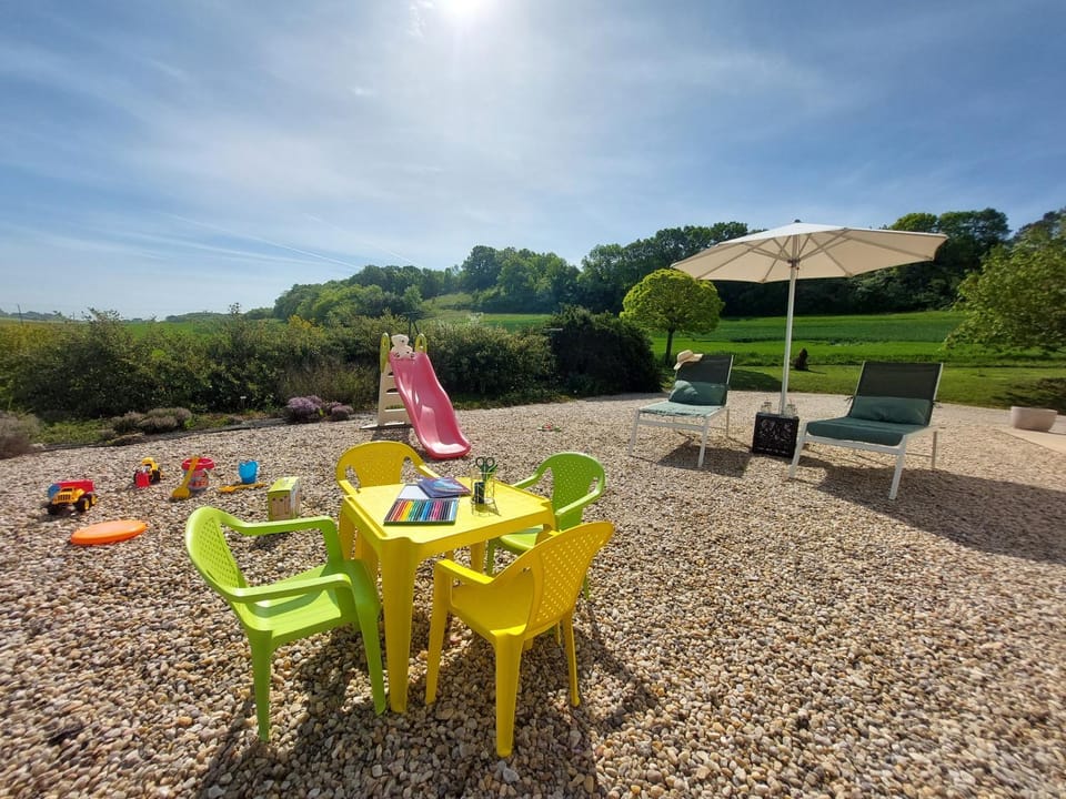Spring, Day, Natural landscape, Summer, Children play ground, Garden, Garden view, children, young children, sunbed