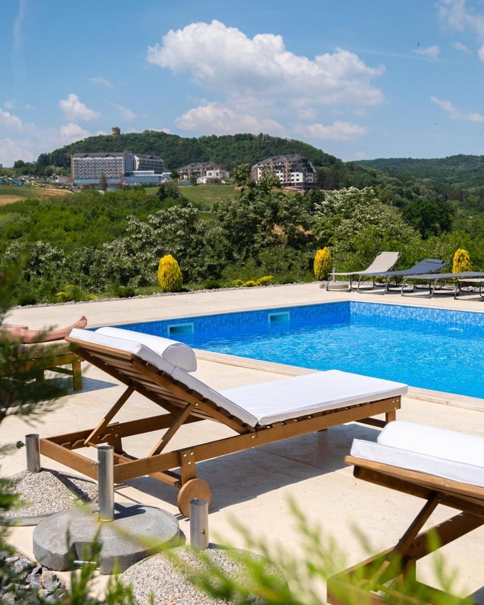 Green panorama Vrdnik Apartment in Vojvodina