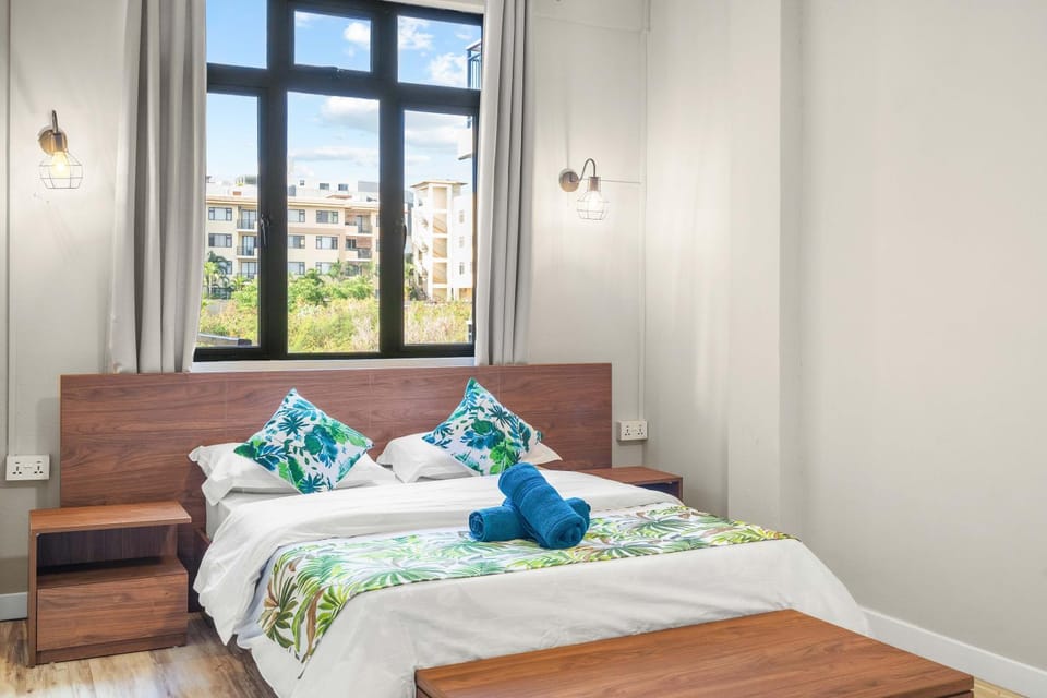 Bed, Photo of the whole room, towels