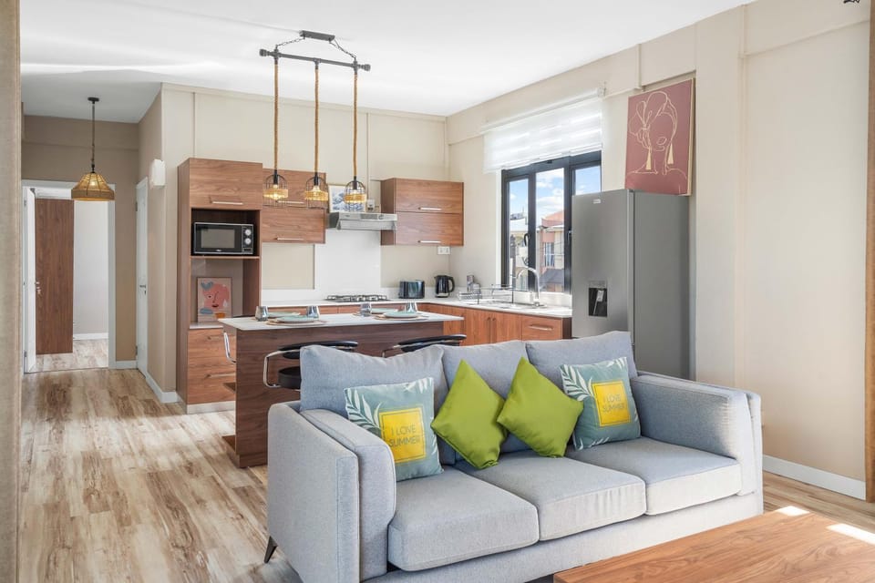 Kitchen or kitchenette, Living room, Seating area, Dining area, stove