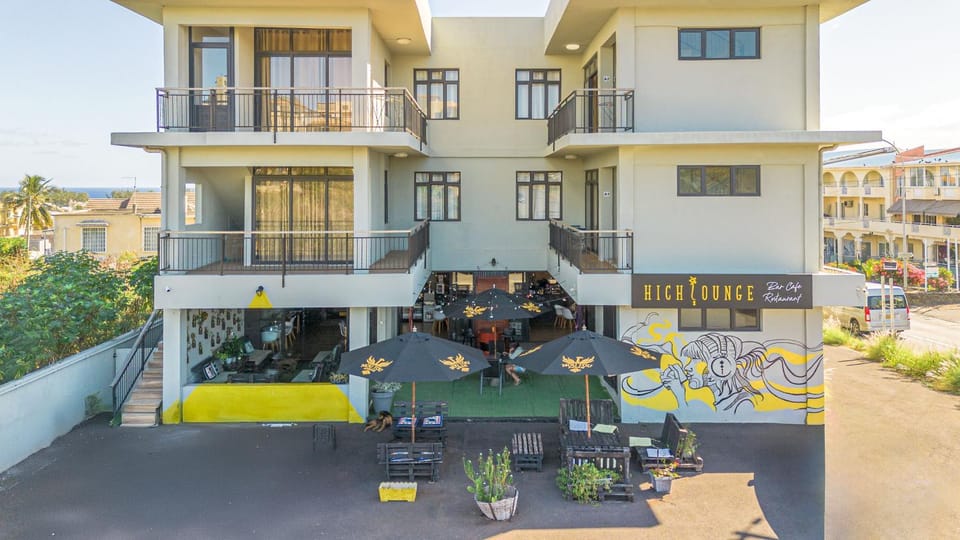 Property building, Restaurant/places to eat
