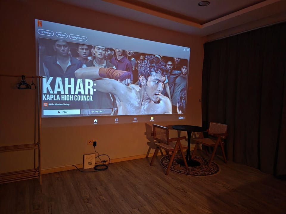 028 NO DEPO Projector Palazio Apartment Mount Austin Vintage House Netflix Wifi Apartment in Johor Bahru